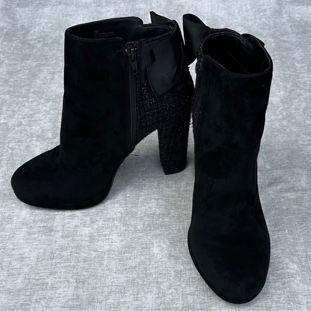 Copper Key Black Ankle Boots with Bow & Glitter Pattern Heel Accent